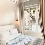 בית הארחה Romoli And 4*